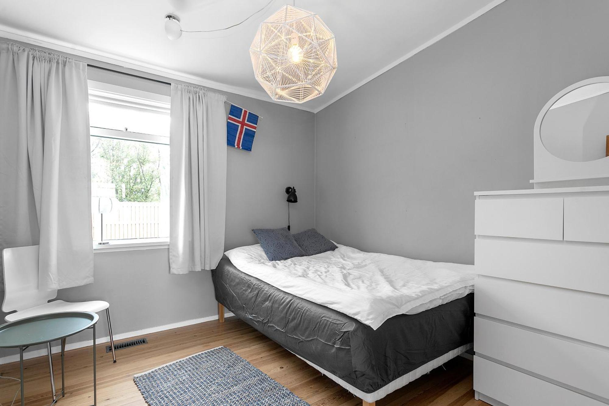 House - Villa With Garden And Hot Tub, 2 Min From Reykjavik Garthabaer Buitenkant foto